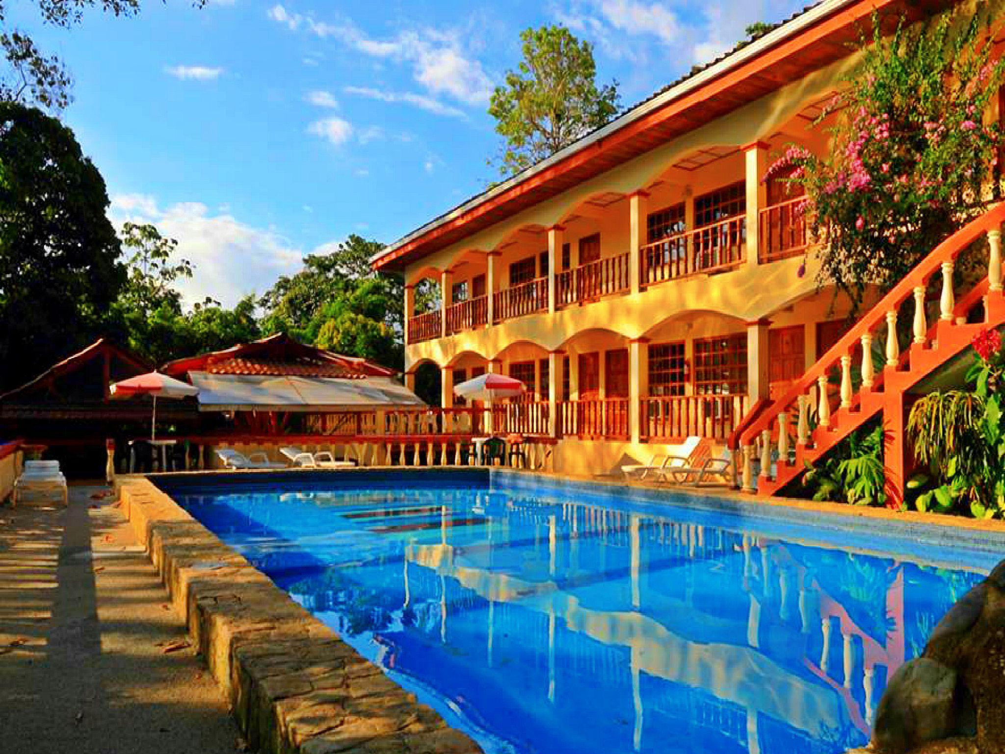 Hotel Tres Banderas Manuel Antonio Esterno foto